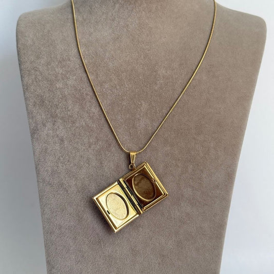 Étoile Verte Locket | Chérie - Zarif Kapaklı Kolye cherieonline