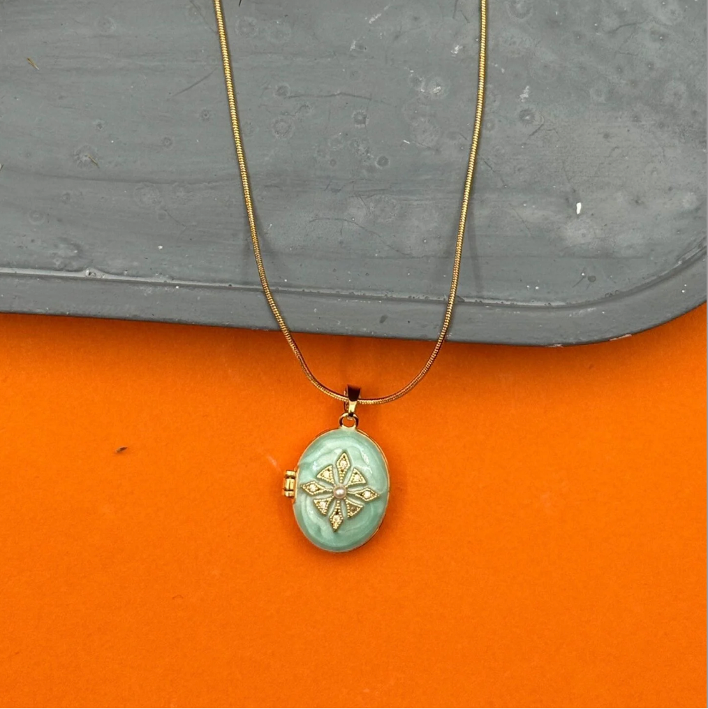 Émeraude Étoile Kapaklı Kolye | Chérie cherieonline