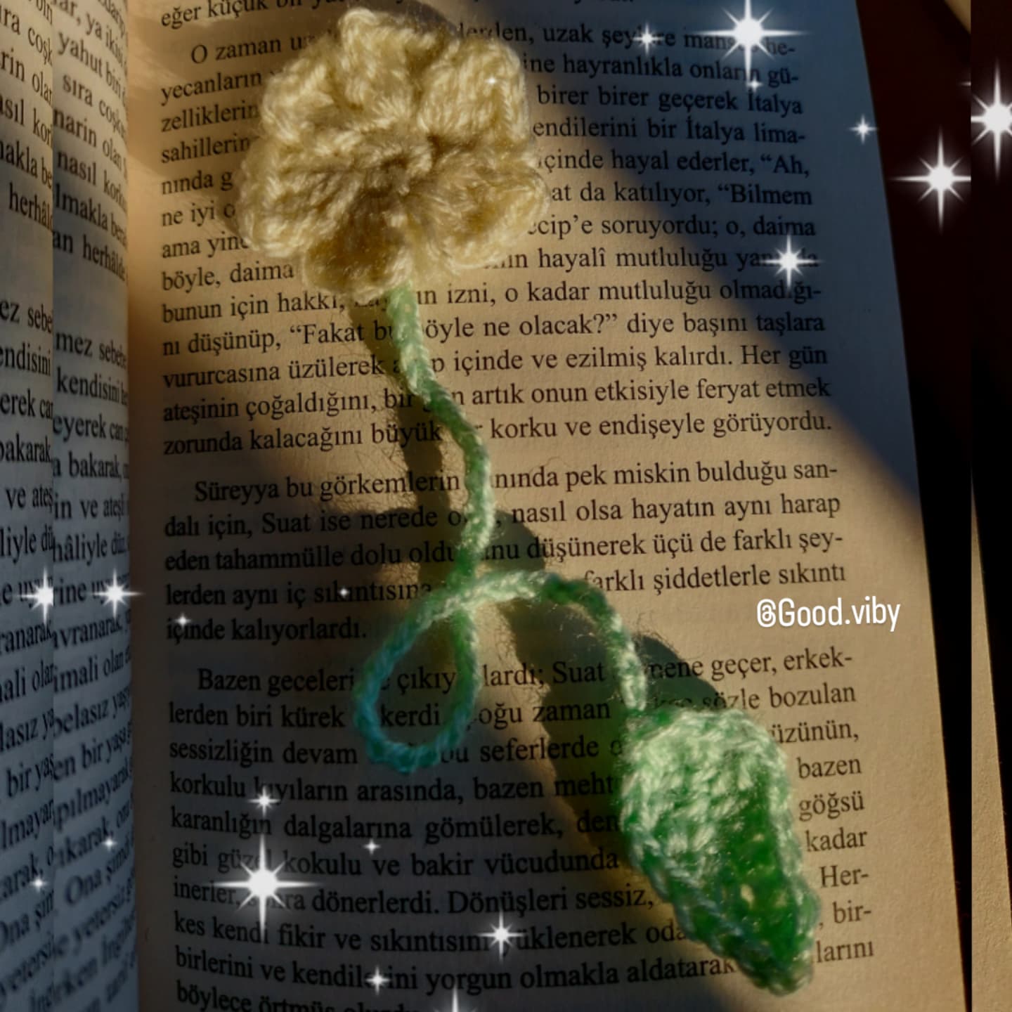 El Örgüsü Çiçekli Kitap Ayracı Good.Viby
