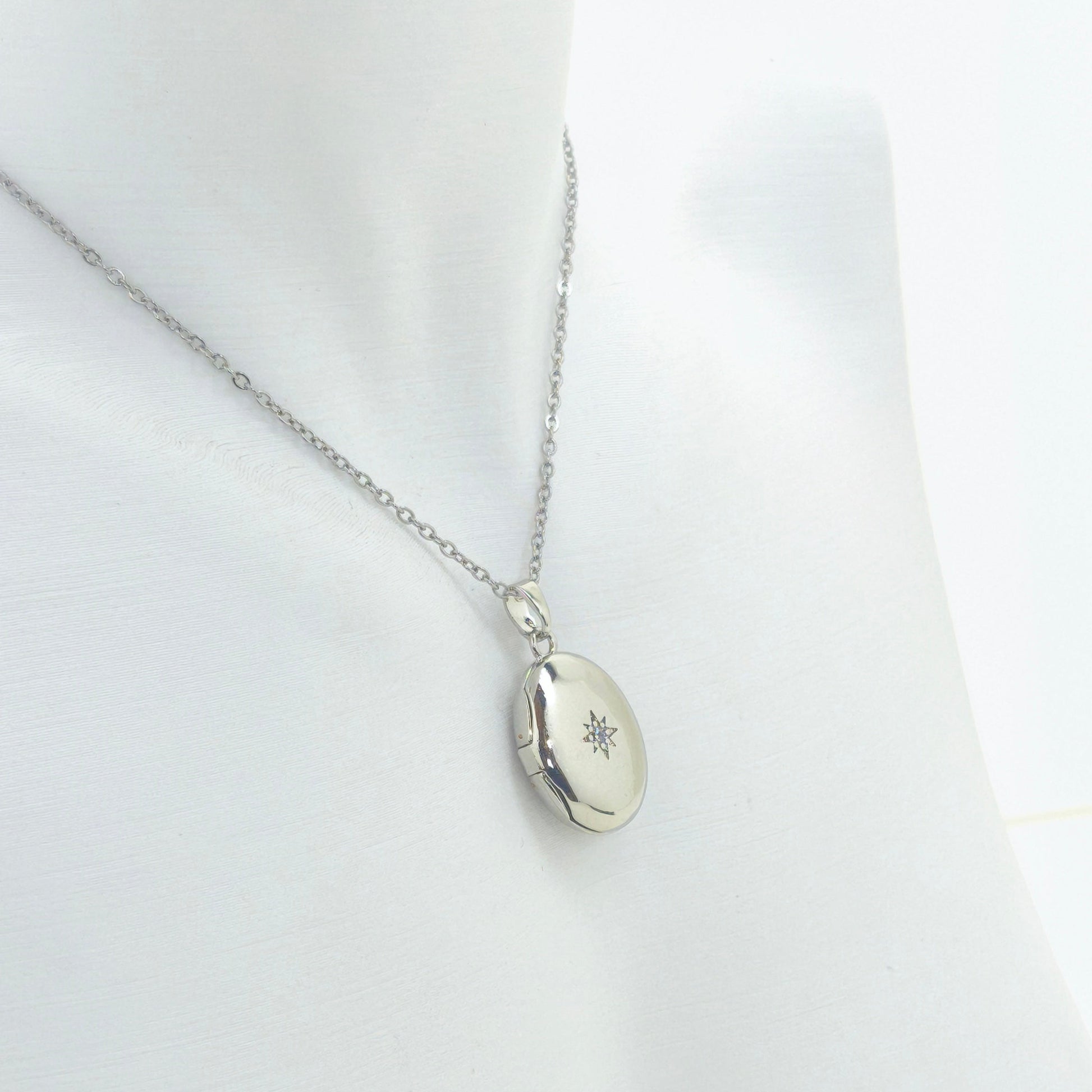Étoile Argentée Mémoire Collier – Çelik Kapaklı Kolye | Chérie cherieonline