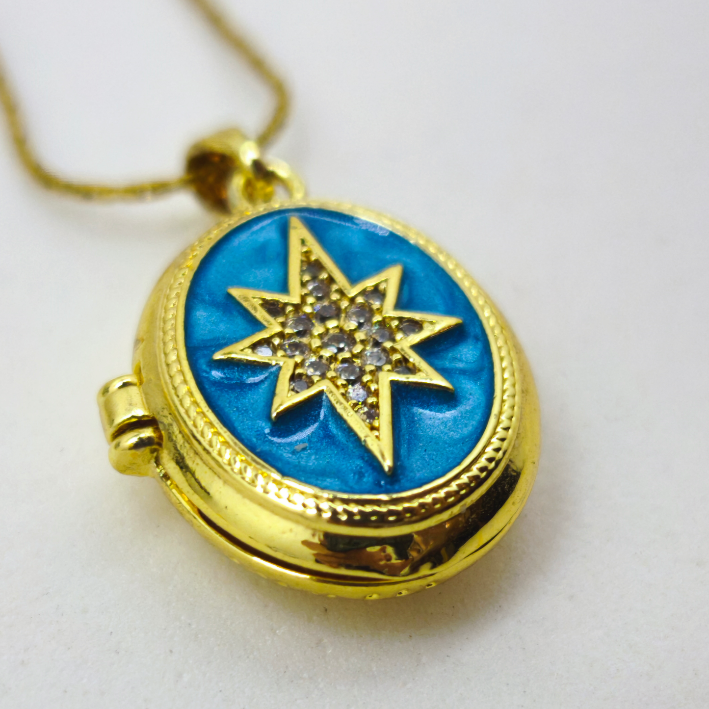 Étoile Mémoire Locket – Kapaklı Yıldız Kolye | Chérie cherieonline