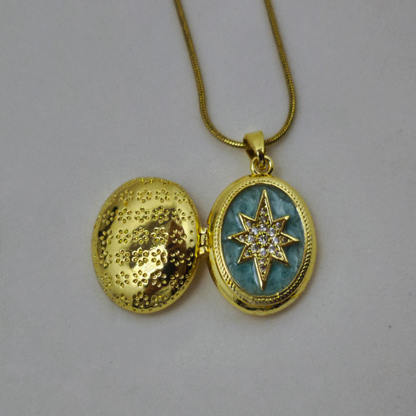 Étoile Mémoire Locket – Kapaklı Yıldız Kolye | Chérie cherieonline