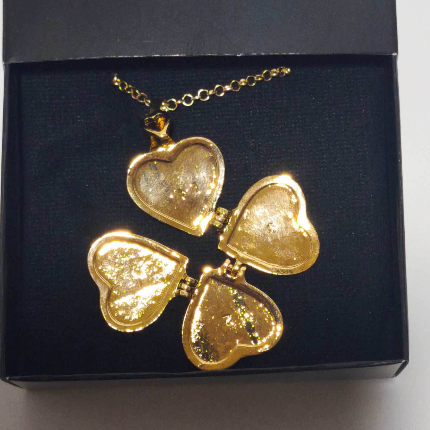 Florine Lotus – Dörtlü Kapaklı Kalp Kolye | Chérie cherieonline