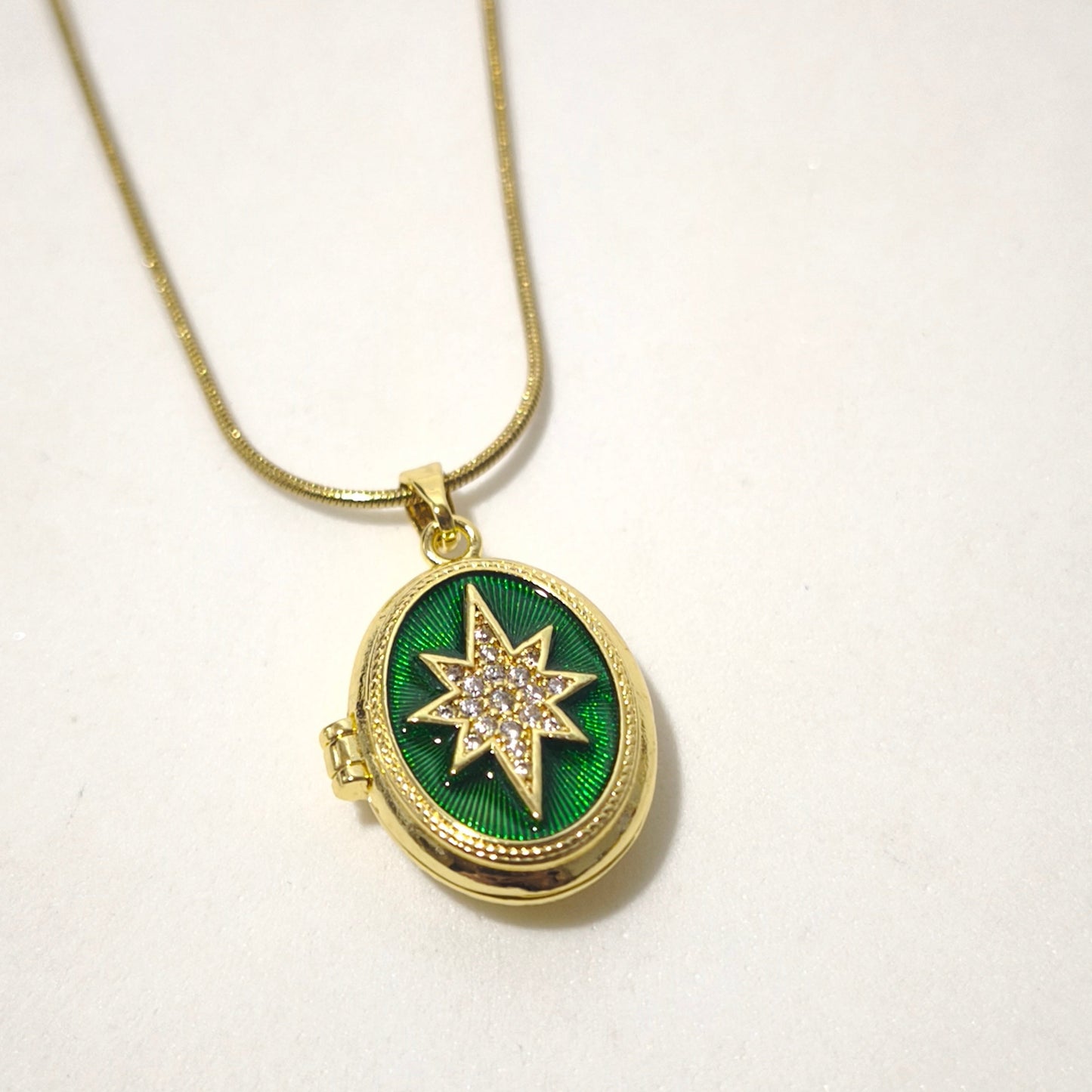 Polaris  – Kapaklı Yıldız Kolye | Chérie