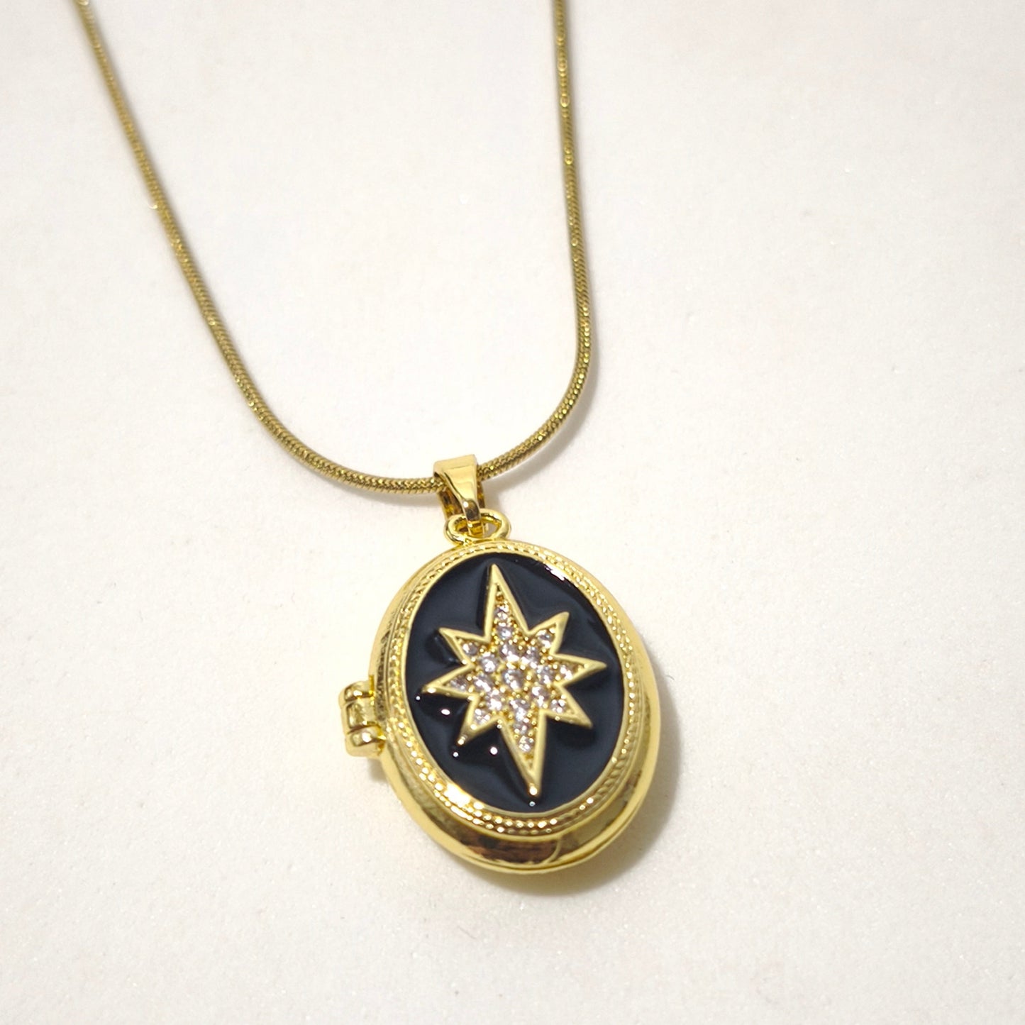 Polaris  – Kapaklı Yıldız Kolye | Chérie