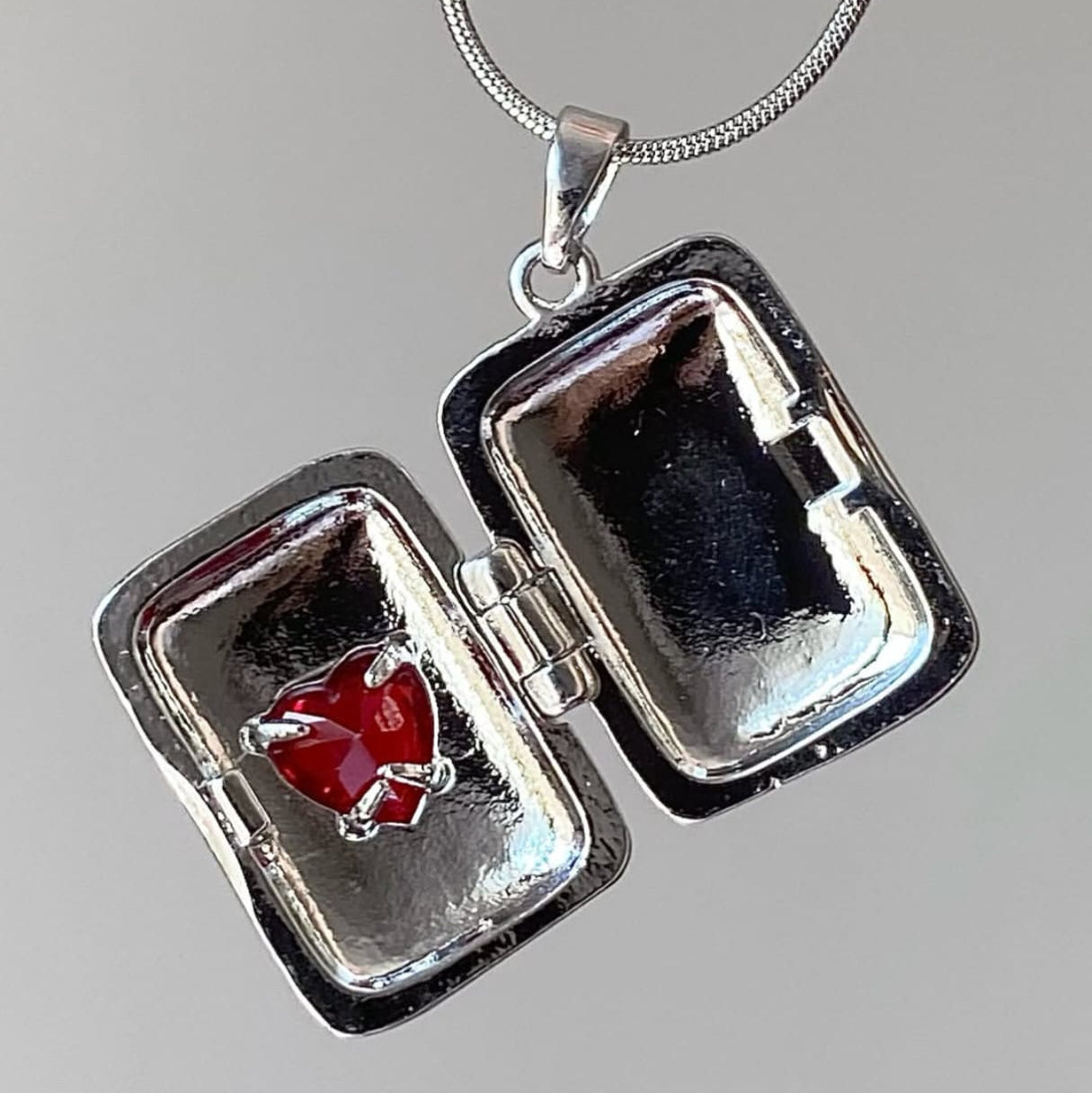 Kalbin Kitabı – Kapaklı Kolye | Chérie cherieonline