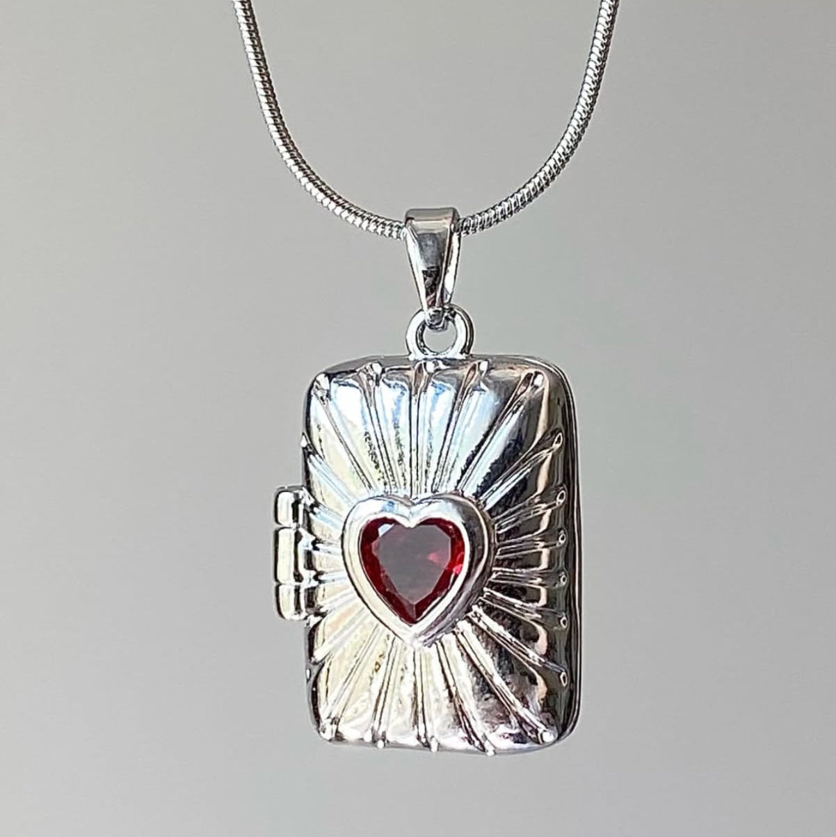 Kalbin Kitabı – Kapaklı Kolye | Chérie cherieonline