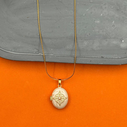 Émeraude Étoile Kapaklı Kolye | Chérie cherieonline